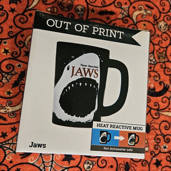 Jaws Heat Reactive Mug - Picture 1 of 5